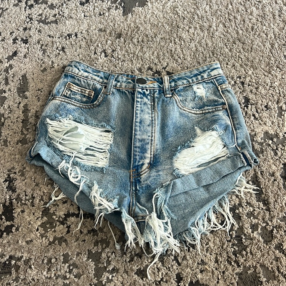 Size small women’s jean shorts! Never worn! super cute and stylish - high rise